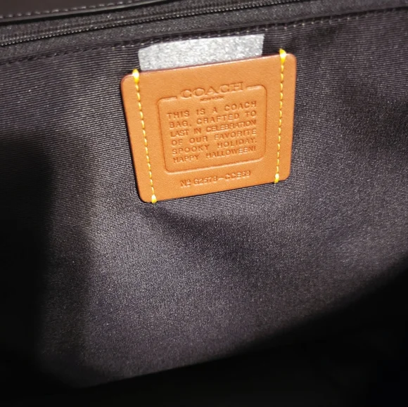 NEW Coach Halloween City Tote Bag CCE69 Signature Ghost Pumpkins Spider Charm - Picture 11 of 11